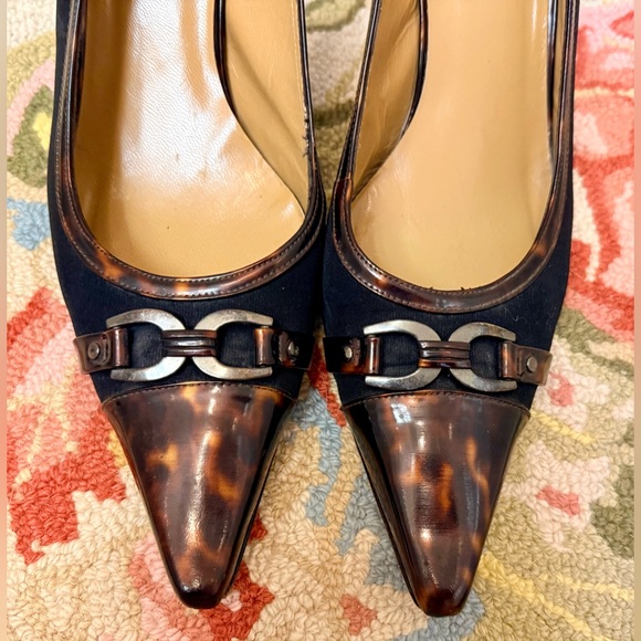 STUART WEITZMAN Vintage Black & Tortoise Patent Pointed Toe Slingback Heels - 11 - Picture 8 of 16